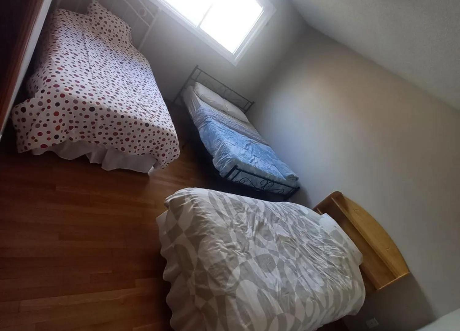 Affordable Family Room For 4 People-24Hrs Checkin-Next To Downtown,Airport Kitchener 0*,  Canada