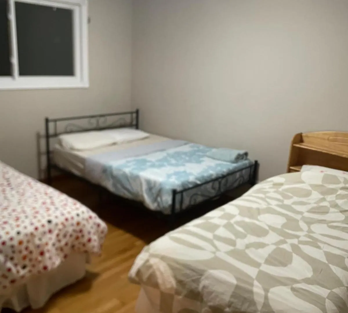 Affordable Family Room For 4 People-24Hrs Checkin-Next To Downtown,Airport Kitchener Homestay